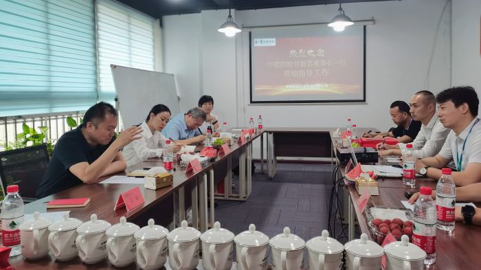 中霆控股甘新雲董事长一行考察铭煌科技